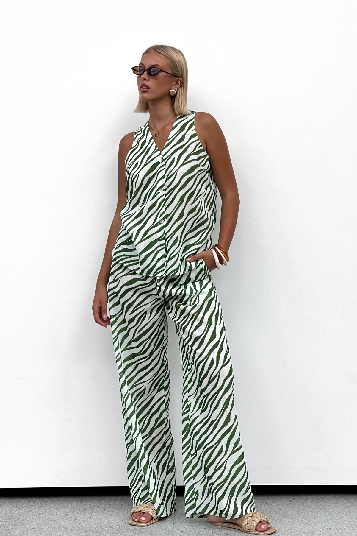 Lari Set